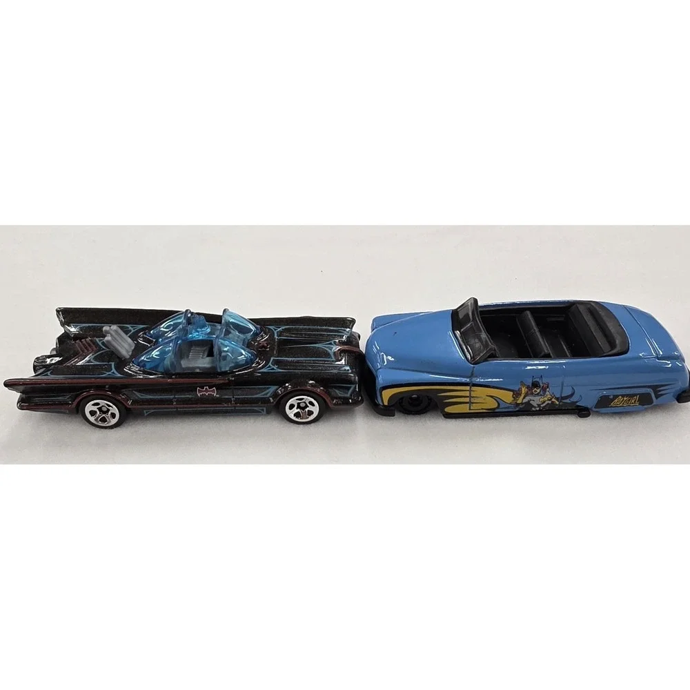 Hot Wheels Batman 1966 Batmobile & Batgirl Car 1:64 Diecast Black/Blue Conv